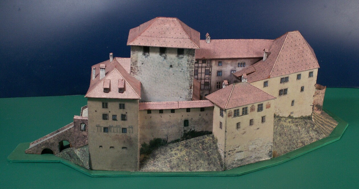 Faltburgenbau – ein altes Hobby, neu entdeckt Faltburgenbau Schattenburg Museums-Shop
