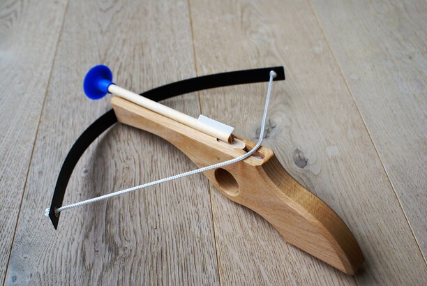 Armbrust klein mit Saugpfeilen Shop im Schattenburg-Museum