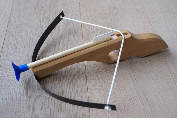 Armbrust klein mit Saugpfeilen Shop im Schattenburg-Museum