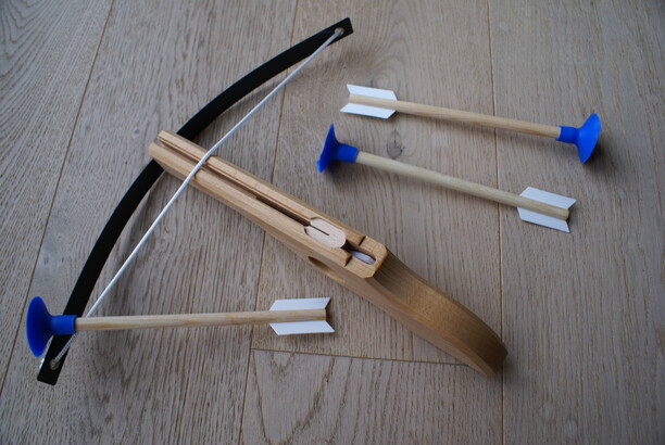 Armbrust klein mit Saugpfeilen Shop im Schattenburg-Museum