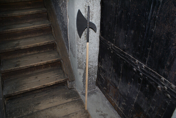 Hellebarde € 12,00 Hellebarde € 12,00