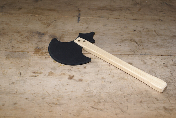 Streitaxt € 12,50 Streitaxt € 12,50