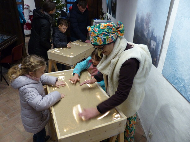 Baba-Jaga und ihr neues Hobby Kinder im Museum Feldkirch