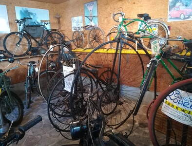 Historische Hochräder aus dem Schattenburgmuseum