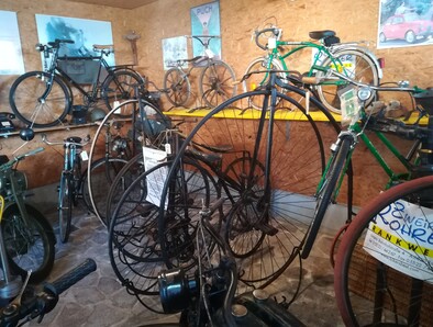 Historische Hochräder aus dem Schattenburgmuseum
