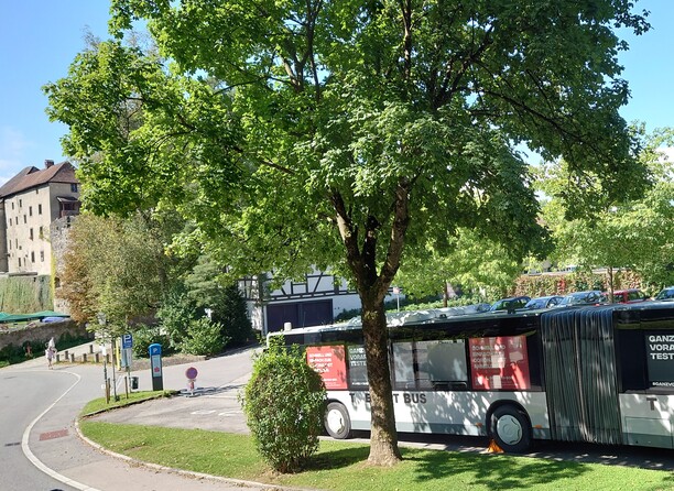 Der Testbus nimmt Aufstellung. Der Testbus nimmt Aufstellung.