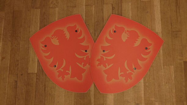 Schild klein rot Adler €  10,00