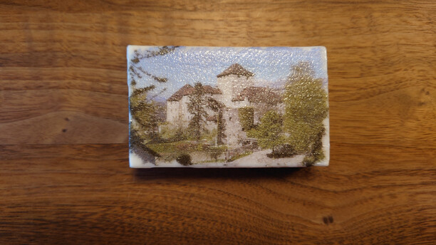 Burgseife mit Serviettentechnik erstellt. Burgseife mit Serviettentechnik erstellt.