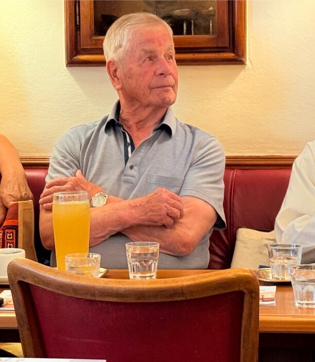 Schwester Verena, Zwillingsbruder Ernst und Thomas Payr