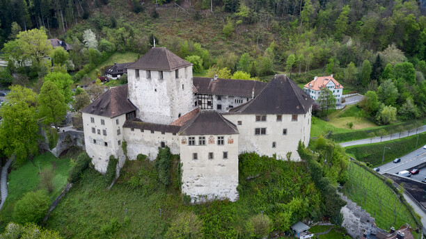 Familienführung - Wir bauen eine Burg